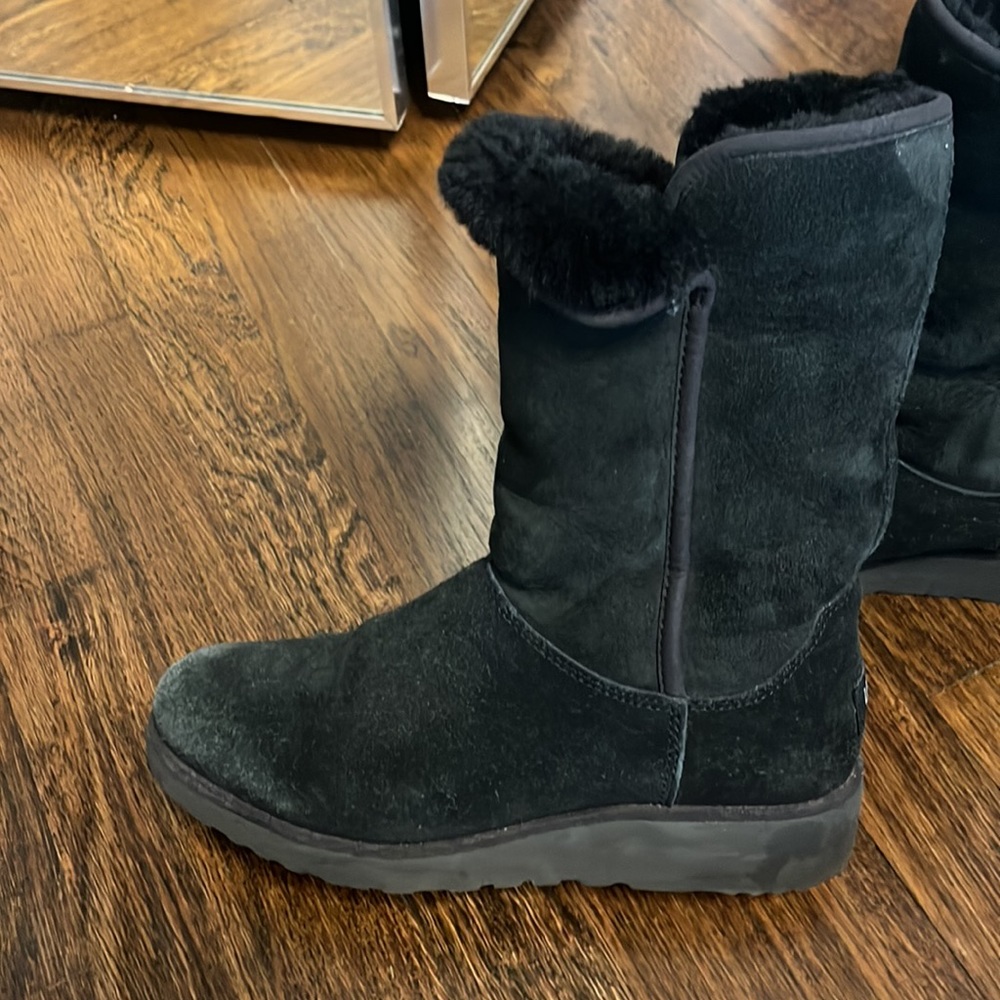 Black ugg boots size 8 great condition